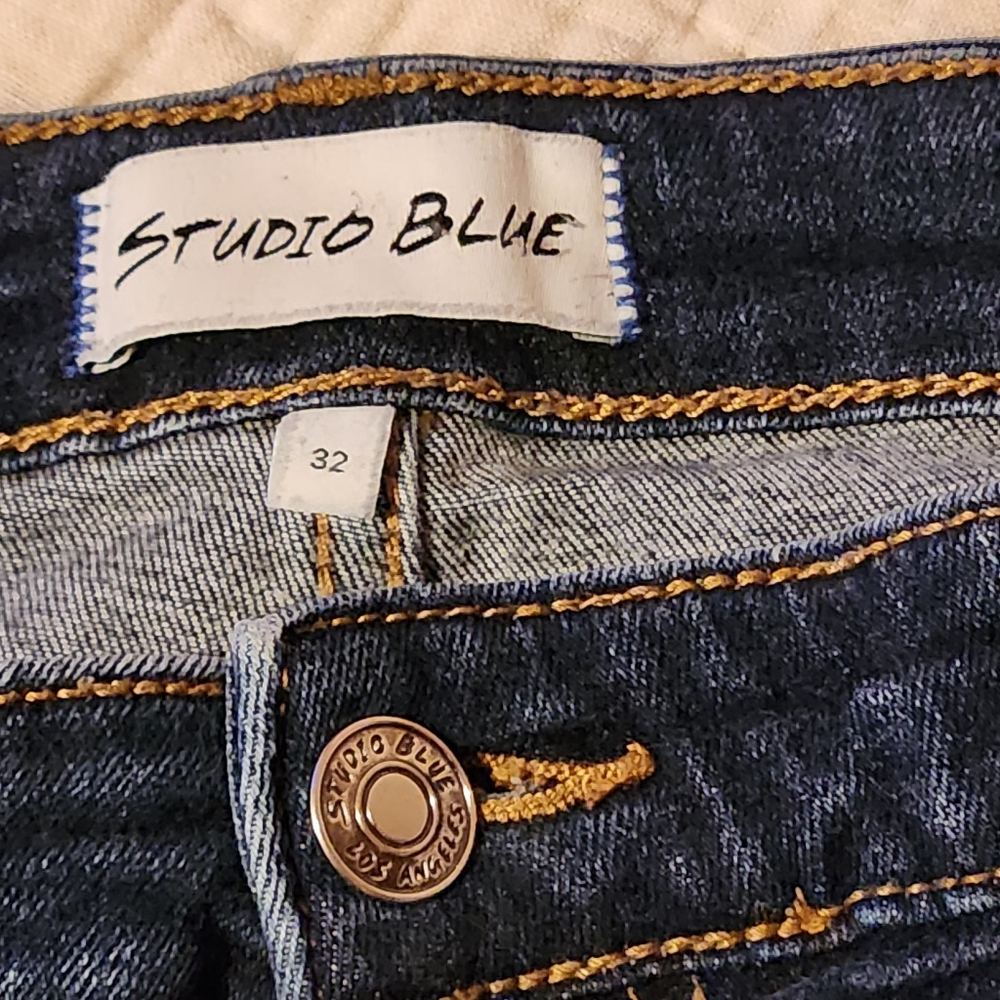 Studio Blue Womens Sz 32 Jeans Mid Rise Dark Wash Tapered Leg  Frayed Hem - Picture 5 of 11